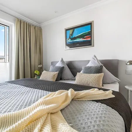 Spinnaker Apartment